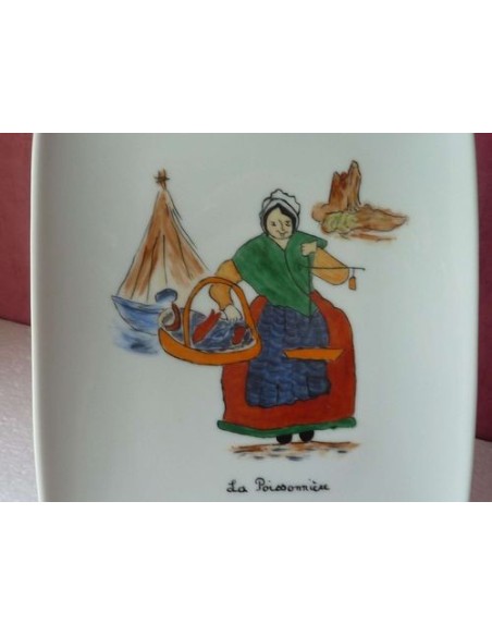 Plats rectangulaires les métiers d'autrefois la poissonnière n°1 - Porcelaine en Vendée