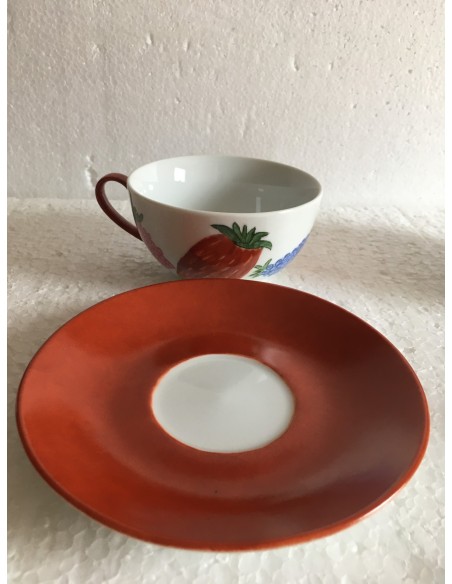 Théière égoïste  Les Fraises - Porcelaine en Vendée