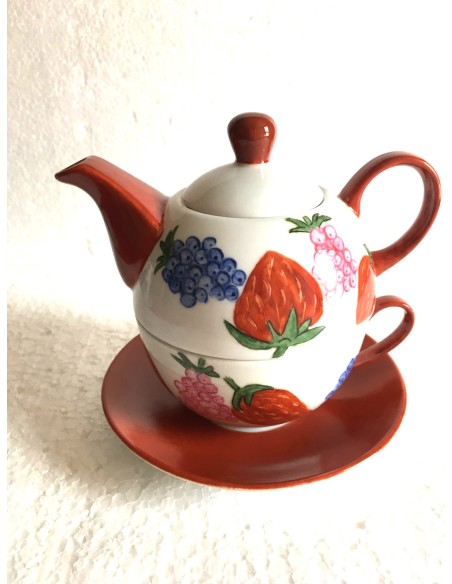 Théière égoïste  Les Fraises - Porcelaine en Vendée
