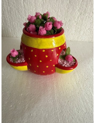 Pot de décoration rouge et jaune