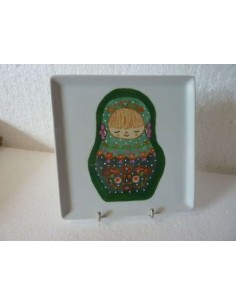 Assiette carrée Poupée russe verte - Porcelaine en Vendée